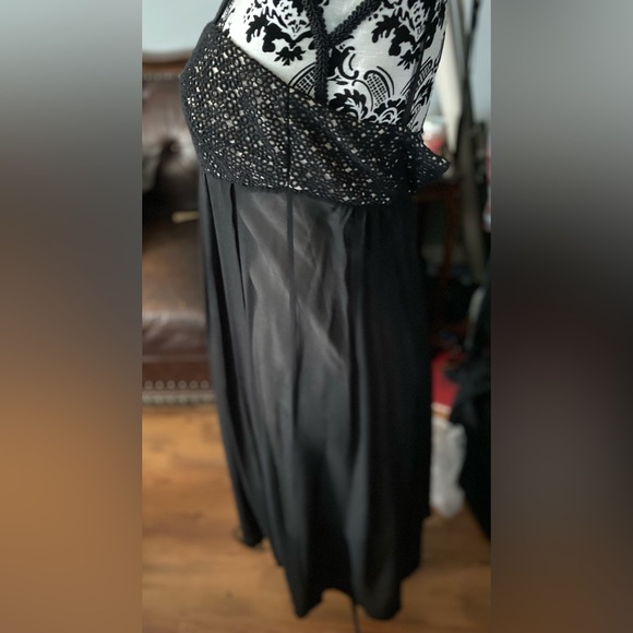 Club Monaco, stunning gown size 00 - Picture 6 of 10